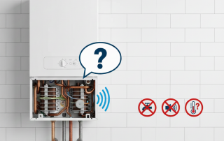 Interior de una caldera de gas con los tubos de cobre visibles y una representación de un altavoz o icono de ruido, simbolizando ruidos extraños o problemas de funcionamiento.